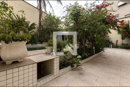 Casa à venda com 600m², 7 quartos e 6 vagas Casa à venda com 600m², 7 quartos e 6 vagasÁrea da piscina