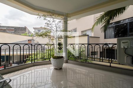 Casa à venda com 600m², 7 quartos e 6 vagas Casa à venda com 600m², 7 quartos e 6 vagasSuíte 1 varanda