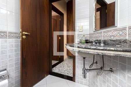 Casa à venda com 600m², 7 quartos e 6 vagas Casa à venda com 600m², 7 quartos e 6 vagasBanheiro