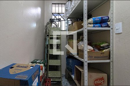 Casa à venda com 600m², 7 quartos e 6 vagas Casa à venda com 600m², 7 quartos e 6 vagasDespensa na garagem