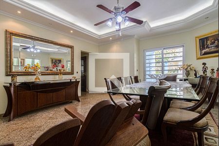 Casa à venda com 600m², 7 quartos e 6 vagas Casa à venda com 600m², 7 quartos e 6 vagasSala de Jantar