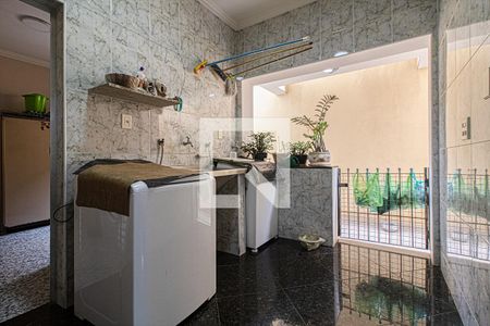 Casa à venda com 600m², 7 quartos e 6 vagas Casa à venda com 600m², 7 quartos e 6 vagasÁrea comum