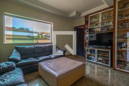 Casa à venda com 600m², 7 quartos e 6 vagas Casa à venda com 600m², 7 quartos e 6 vagasSala de vídeo