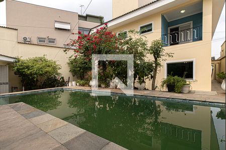 Casa à venda com 600m², 7 quartos e 6 vagas Casa à venda com 600m², 7 quartos e 6 vagasÁrea da piscina