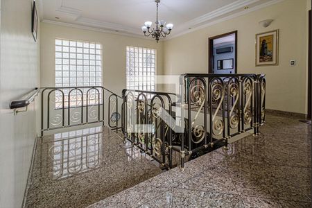 Casa à venda com 600m², 7 quartos e 6 vagas Casa à venda com 600m², 7 quartos e 6 vagasAcesso ao piso superior