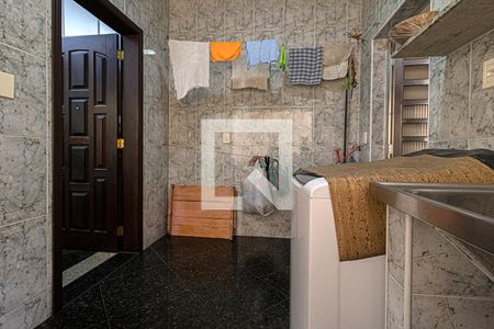 Casa à venda com 600m², 7 quartos e 6 vagas Casa à venda com 600m², 7 quartos e 6 vagasÁrea comum