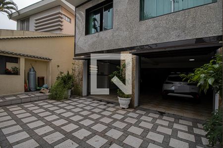 Casa à venda com 600m², 7 quartos e 6 vagas Casa à venda com 600m², 7 quartos e 6 vagasGaragem