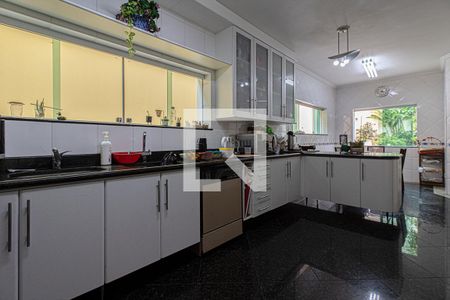 Casa à venda com 600m², 7 quartos e 6 vagas Casa à venda com 600m², 7 quartos e 6 vagasCozinha