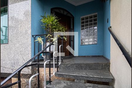 Casa à venda com 600m², 7 quartos e 6 vagas Casa à venda com 600m², 7 quartos e 6 vagasAcesso para a sala