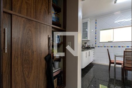 Casa à venda com 600m², 7 quartos e 6 vagas Casa à venda com 600m², 7 quartos e 6 vagasDespensa