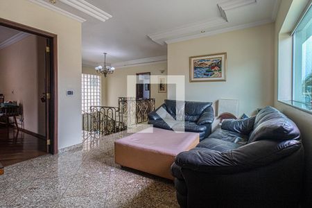 Casa à venda com 600m², 7 quartos e 6 vagas Casa à venda com 600m², 7 quartos e 6 vagasSala de vídeo