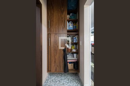 Casa à venda com 600m², 7 quartos e 6 vagas Casa à venda com 600m², 7 quartos e 6 vagasDespensa