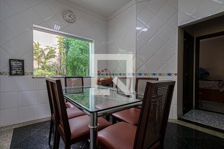 Casa à venda com 600m², 7 quartos e 6 vagas Casa à venda com 600m², 7 quartos e 6 vagasSala de Jantar 2