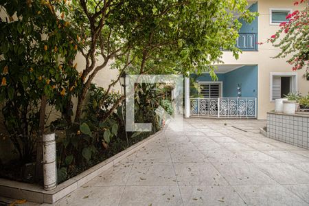 Casa à venda com 600m², 7 quartos e 6 vagas Casa à venda com 600m², 7 quartos e 6 vagasEspaço verde