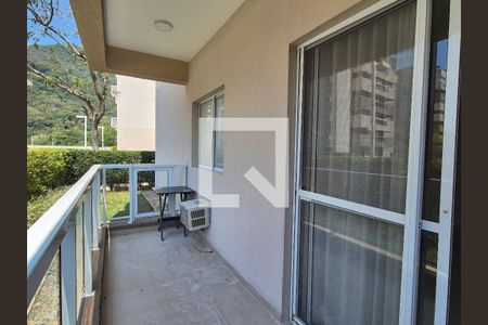 Apartamento à venda com 78m², 3 quartos e 1 vaga Apartamento à venda com 78m², 3 quartos e 1 vagaVaranda