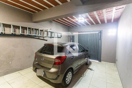 Casa à venda com 300m², 5 quartos e 5 vagas Casa à venda com 300m², 5 quartos e 5 vagasGaragem