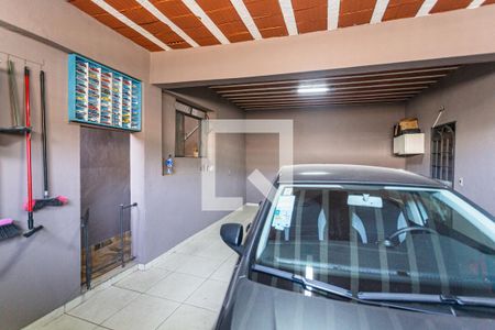 Casa à venda com 300m², 5 quartos e 5 vagas Casa à venda com 300m², 5 quartos e 5 vagasGaragem