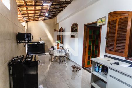 Casa à venda com 300m², 5 quartos e 5 vagas Casa à venda com 300m², 5 quartos e 5 vagasCozinha