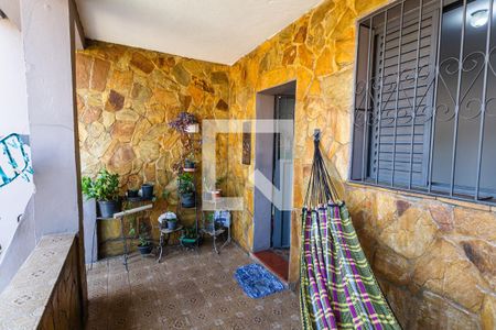 Casa à venda com 300m², 5 quartos e 5 vagas Casa à venda com 300m², 5 quartos e 5 vagasVaranda da Sala da Casa dos Fundos