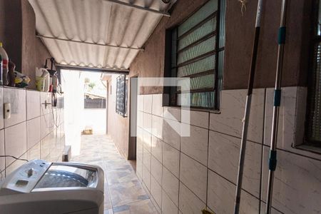 Casa à venda com 300m², 5 quartos e 5 vagas Casa à venda com 300m², 5 quartos e 5 vagasÁrea de Serviço da Casa dos Fundos