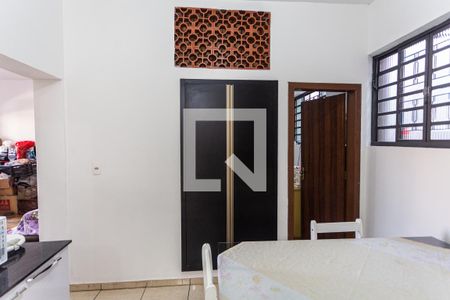 Casa à venda com 300m², 5 quartos e 5 vagas Casa à venda com 300m², 5 quartos e 5 vagasArmário da Copa da Casa dos Fundos