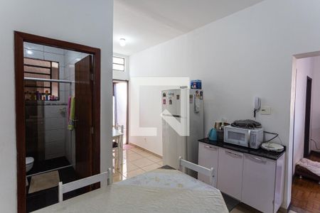 Casa à venda com 300m², 5 quartos e 5 vagas Casa à venda com 300m², 5 quartos e 5 vagasCopa da Casa dos Fundos