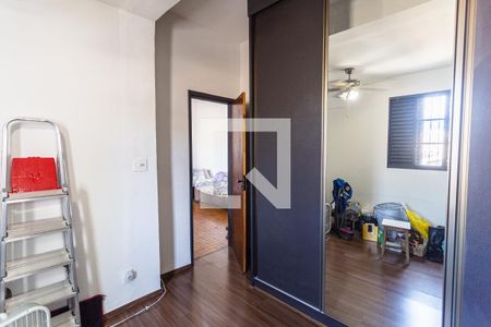 Casa à venda com 300m², 5 quartos e 5 vagas Casa à venda com 300m², 5 quartos e 5 vagasSuíte da Casa dos Fundos