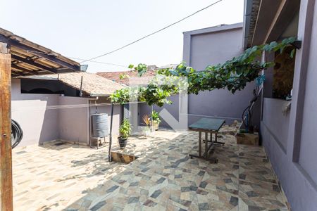 Casa à venda com 300m², 5 quartos e 5 vagas Casa à venda com 300m², 5 quartos e 5 vagasQuintal