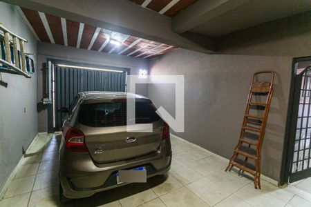 Casa à venda com 300m², 5 quartos e 5 vagas Casa à venda com 300m², 5 quartos e 5 vagasGaragem