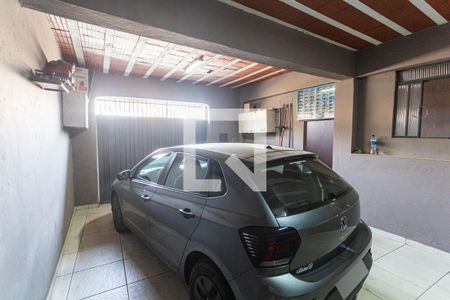 Casa à venda com 300m², 5 quartos e 5 vagas Casa à venda com 300m², 5 quartos e 5 vagasGaragem