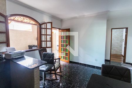 Casa à venda com 300m², 5 quartos e 5 vagas Casa à venda com 300m², 5 quartos e 5 vagasCopa