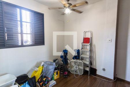 Casa à venda com 300m², 5 quartos e 5 vagas Casa à venda com 300m², 5 quartos e 5 vagasSuíte da Casa dos Fundos