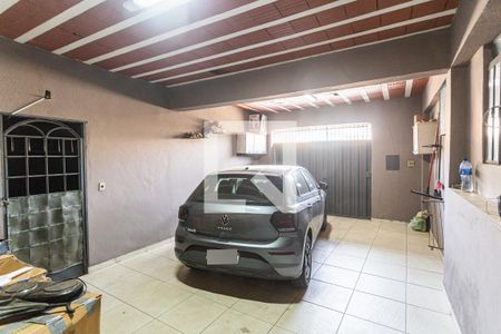Casa à venda com 300m², 5 quartos e 5 vagas Casa à venda com 300m², 5 quartos e 5 vagasGaragem