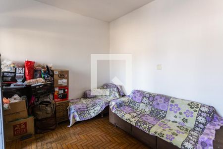 Casa à venda com 300m², 5 quartos e 5 vagas Casa à venda com 300m², 5 quartos e 5 vagasSala da Casa dos Fundos