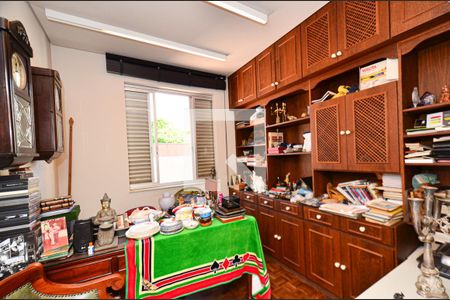 Apartamento à venda com 158m², 4 quartos e 2 vagasQuarto2