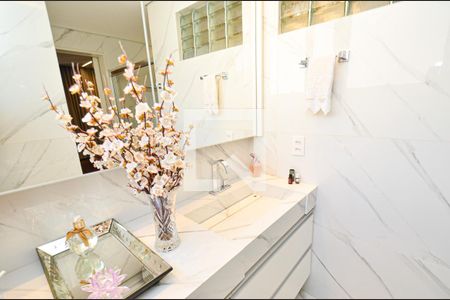 Apartamento à venda com 158m², 4 quartos e 2 vagasBanheiro suite