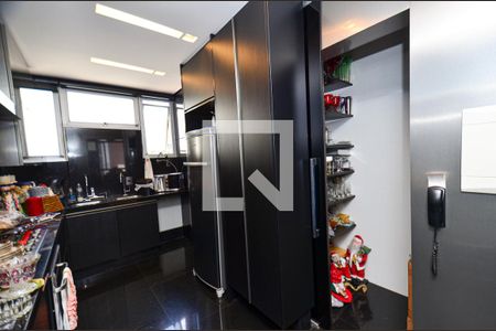 Apartamento à venda com 158m², 4 quartos e 2 vagasCozinha