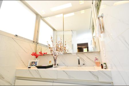 Apartamento à venda com 158m², 4 quartos e 2 vagasBanheiro suite