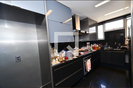 Apartamento à venda com 158m², 4 quartos e 2 vagasCozinha