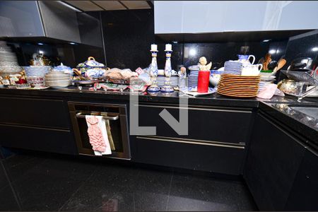 Apartamento à venda com 158m², 4 quartos e 2 vagasCozinha