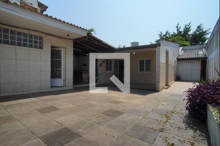 Casa à venda com 360m², 4 quartos e 4 vagasPátio - Fundos