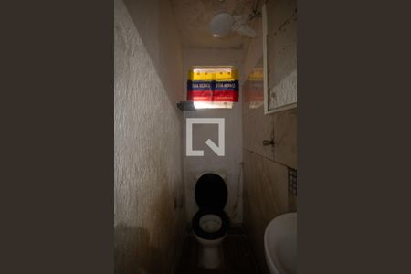 Casa à venda com 110m², 4 quartos e 1 vaga Casa à venda com 110m², 4 quartos e 1 vagaBanheiro