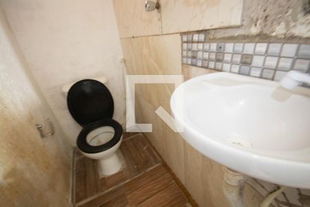 Casa à venda com 110m², 4 quartos e 1 vaga Casa à venda com 110m², 4 quartos e 1 vagaBanheiro