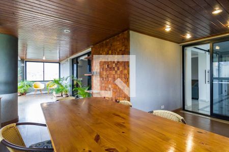 Apartamento para alugar com 234m², 3 quartos e 4 vagasVaranda