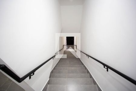 Apartamento para alugar com 35m², 1 quarto e sem vaga Apartamento para alugar com 35m², 1 quarto e sem vagaEscada
