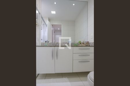 Apartamento para alugar com 167m², 4 quartos e 3 vagasBanheiro da Suíte 1