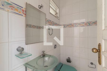 Casa à venda com 320m², 4 quartos e 5 vagasBanheiro 4