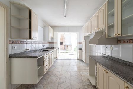 Casa à venda com 320m², 4 quartos e 5 vagasCozinha