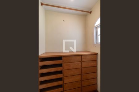 Casa à venda com 320m², 4 quartos e 5 vagasQuarto 1 - Closet