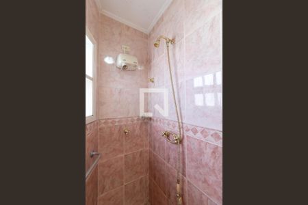 Casa à venda com 320m², 4 quartos e 5 vagasBanheiro da Suíte